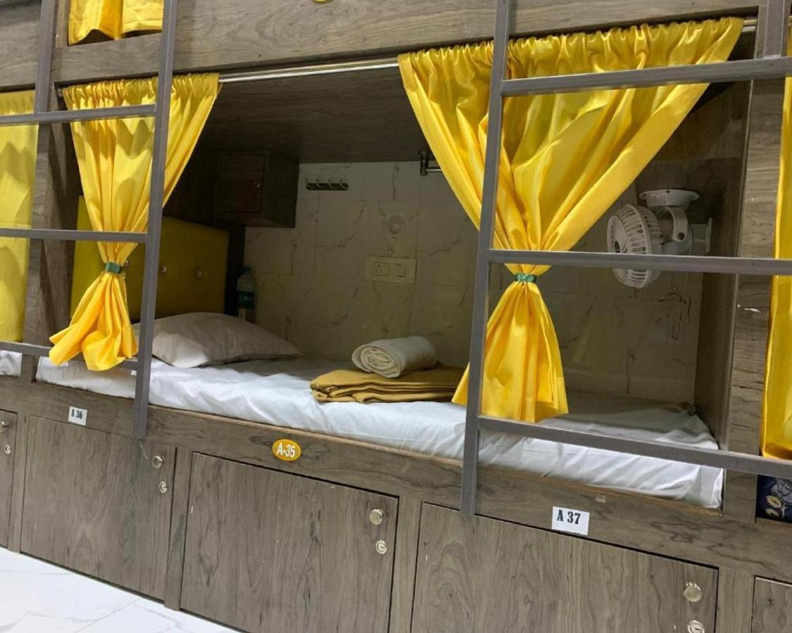 Neenava Dormitory Bombay Extérieur photo
