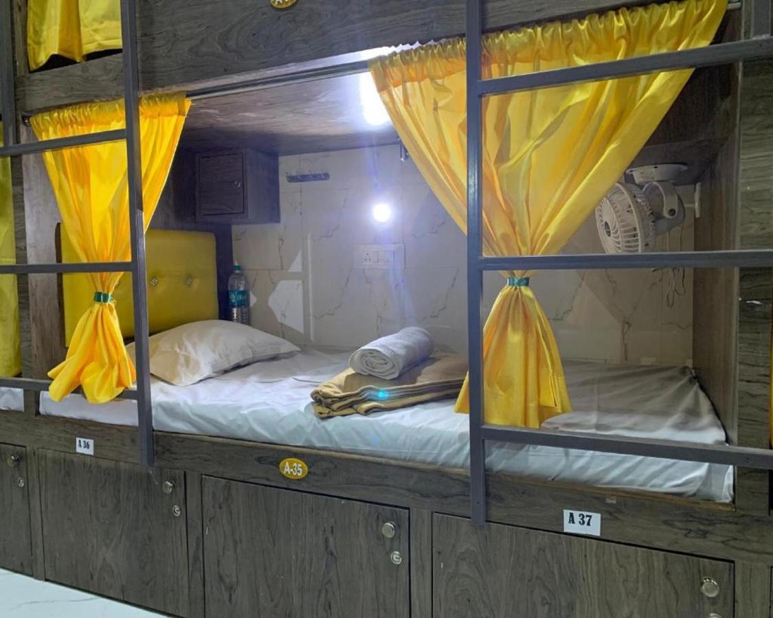 Neenava Dormitory Bombay Extérieur photo
